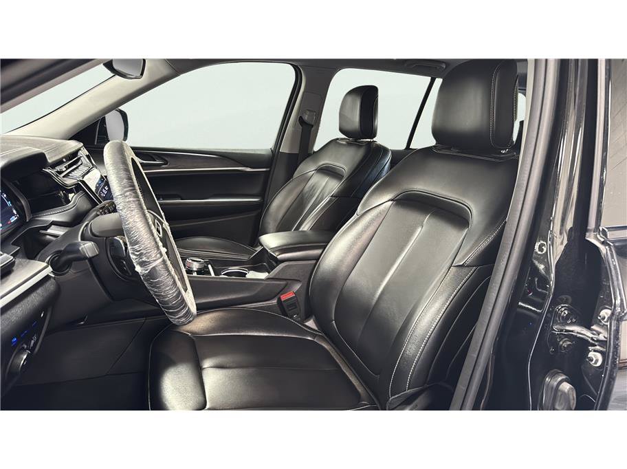 Used 2024 Jeep Grand Cherokee Limited 4xe AWD/4WD image 17