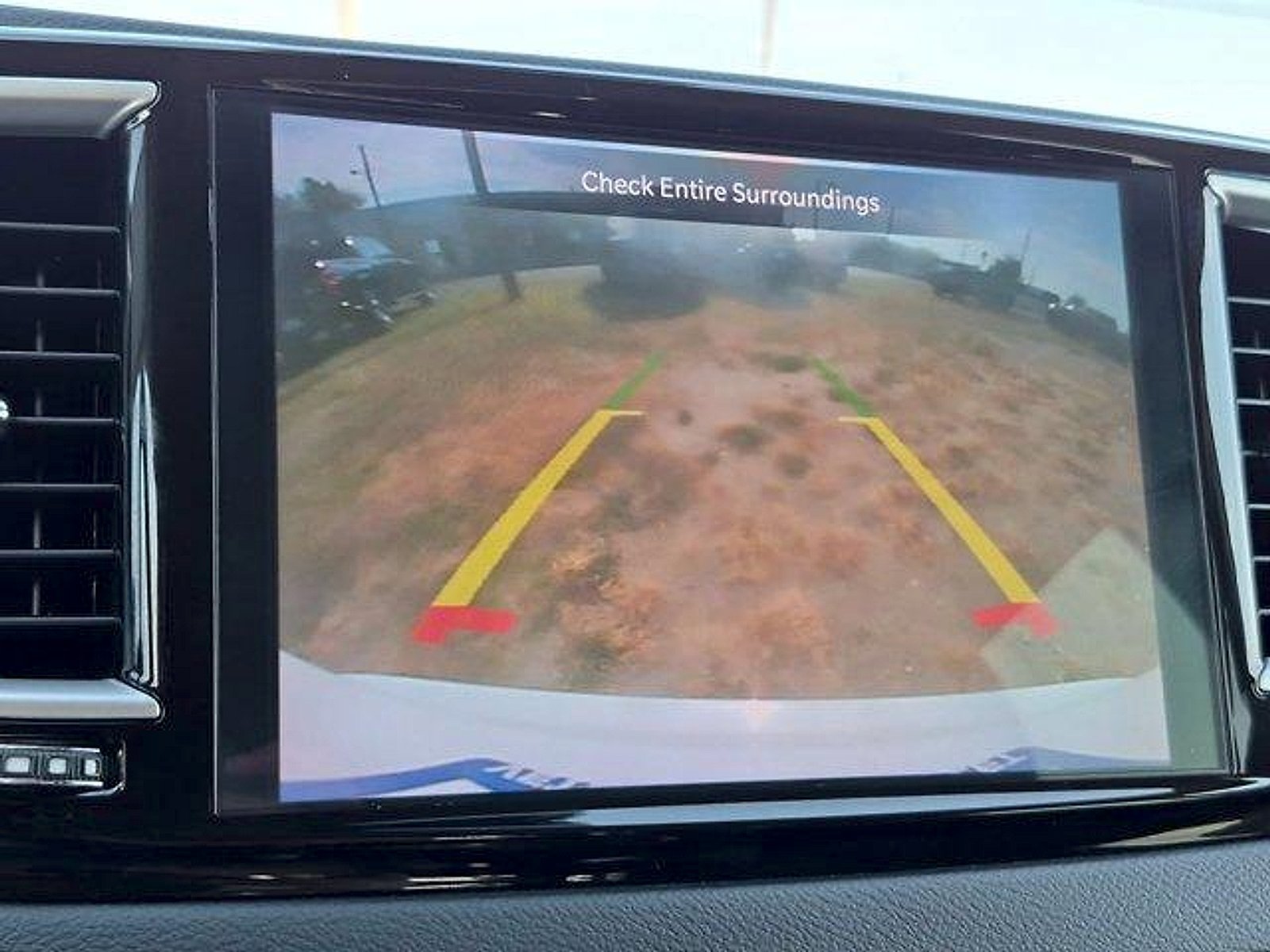 Used 2023 Chrysler Pacifica Touring-L FWD image 14