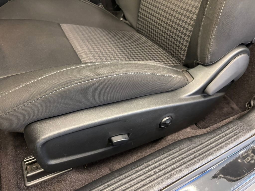 Used 2018 Dodge Challenger R/T Scat Pack w/ Driver Convenience Group image 16