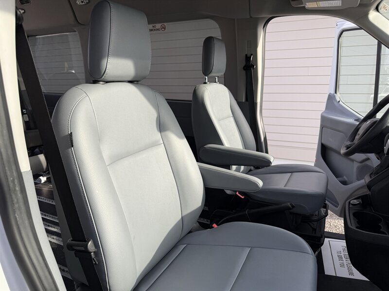 Used 2018 Ford Transit 150 XL RWD image 29