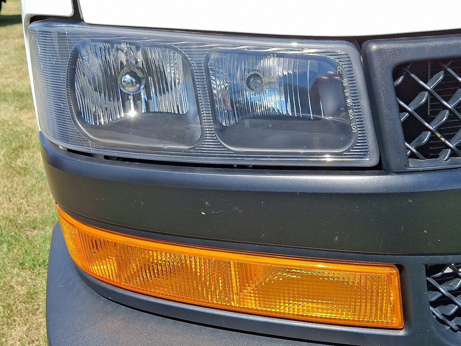 Used 2022 Chevrolet Express 2500 Extended w/ Driver Convenience Package image 9