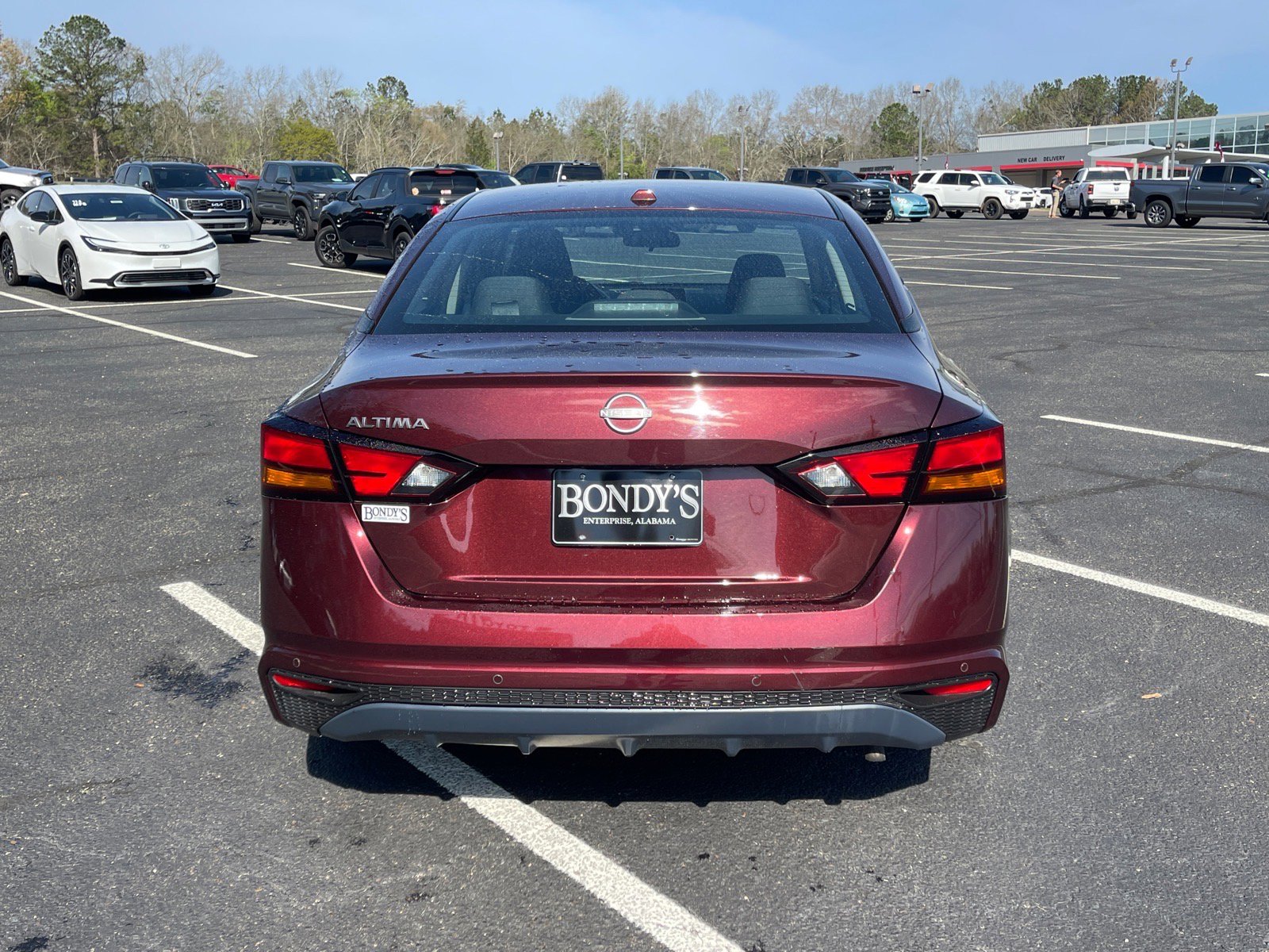 Used 2025 Nissan Altima 2.5 SV image 15