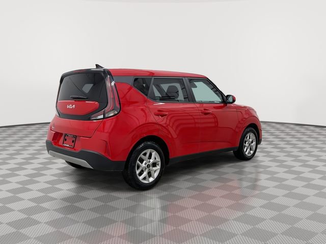 Used 2024 Kia Soul LX w/ Option Group 015 FWD image 10