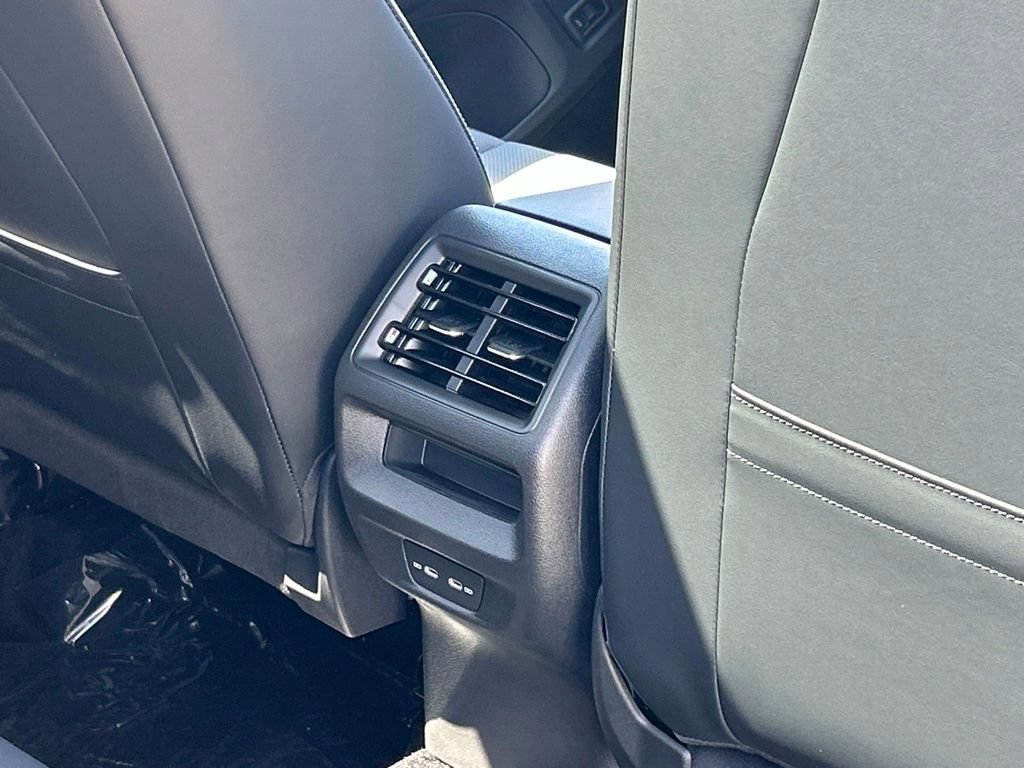 New 2026 Volkswagen Tiguan SE FWD image 49