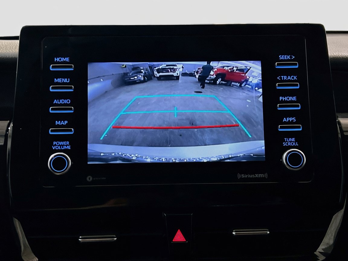 Used 2023 Toyota Camry SE FWD image 9