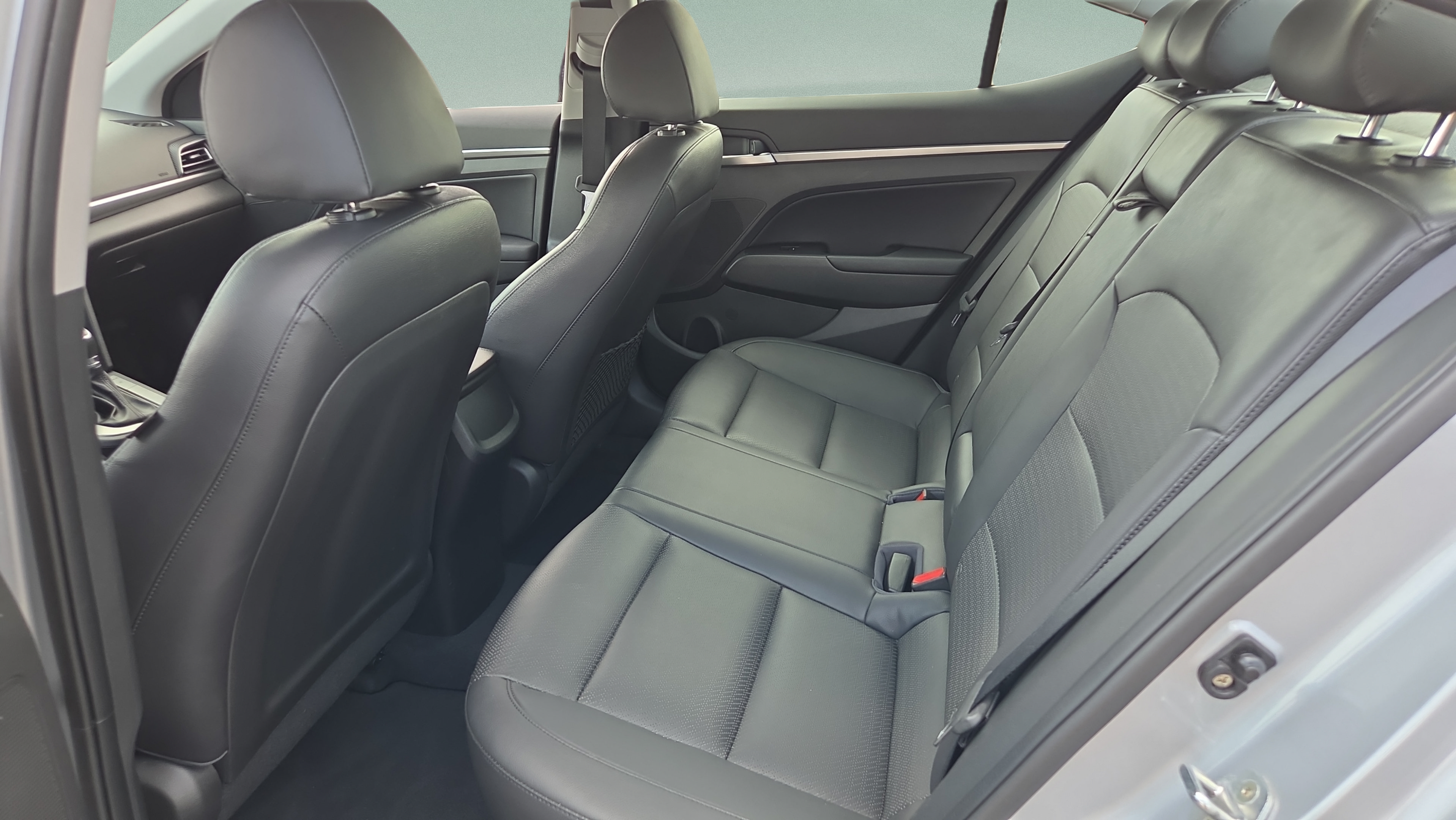 Used 2020 Hyundai Elantra Limited w/ Cargo Package (C1) FWD image 23