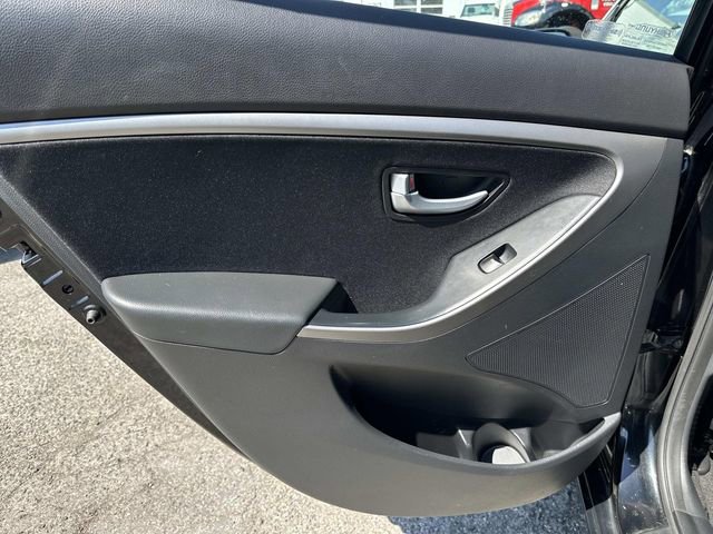 Used 2016 Hyundai Elantra GT FWD image 13