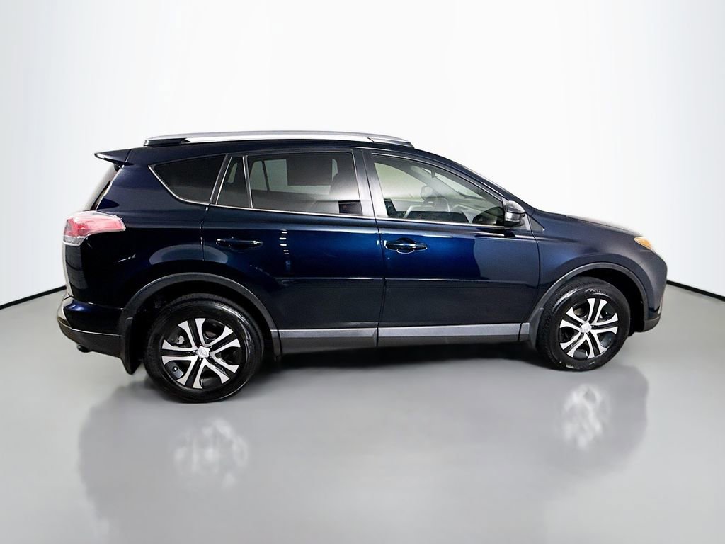 Used 2017 Toyota RAV4 LE FWD image 8