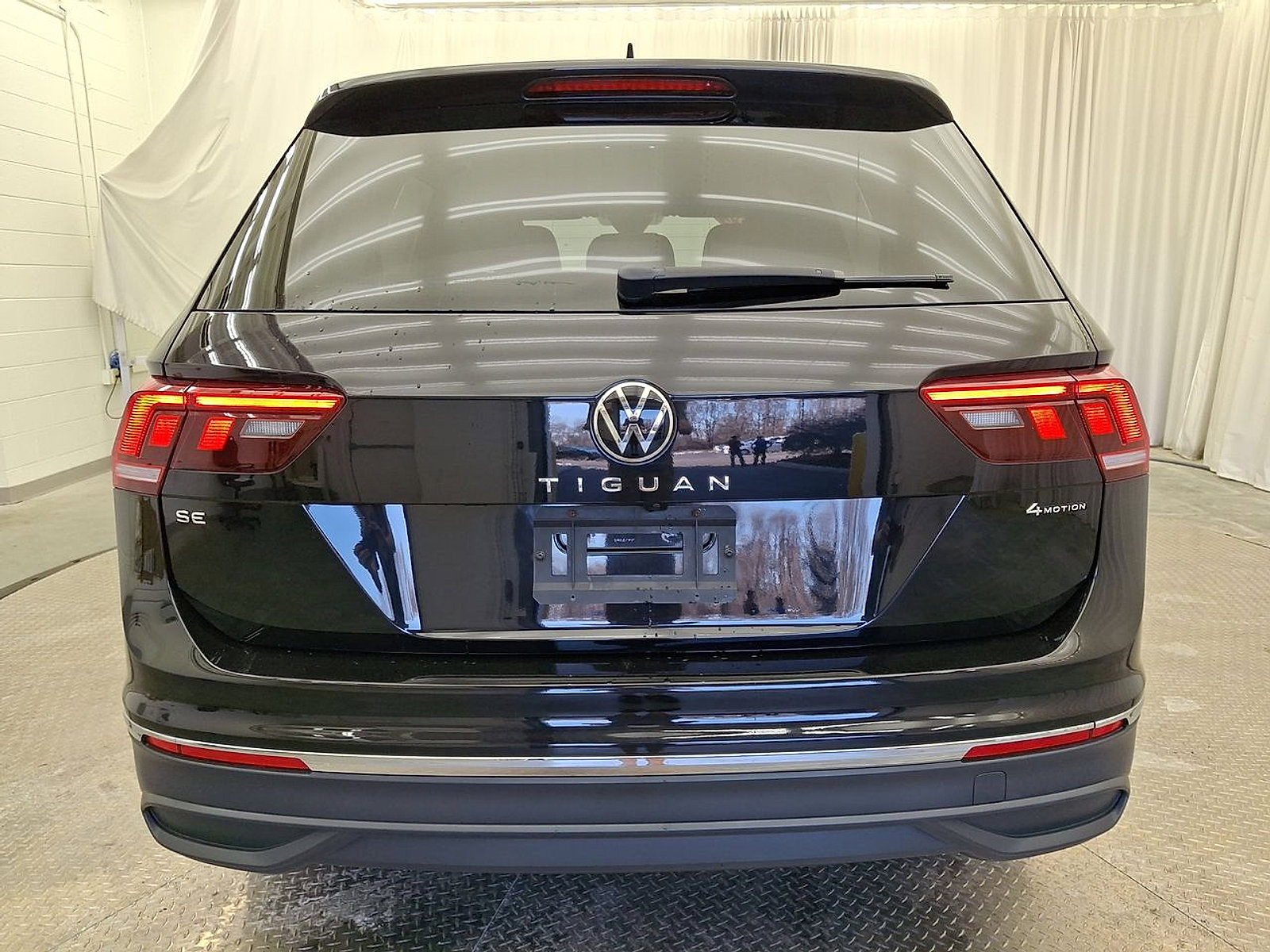 Used 2022 Volkswagen Tiguan SE image 23