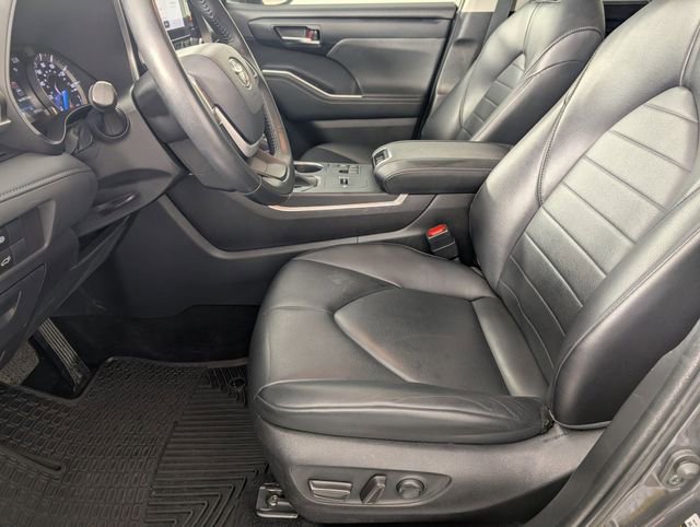Used 2023 Toyota Highlander XLE image 13