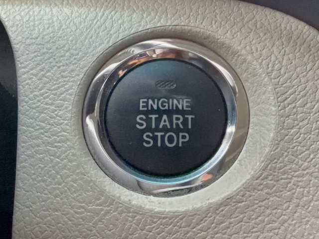 Used 2017 Toyota Sienna XLE Premium FWD image 25