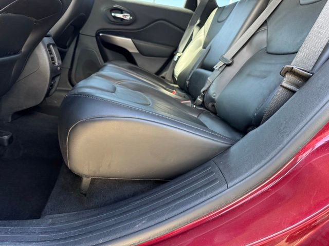 Used 2019 Jeep Cherokee Limited image 10