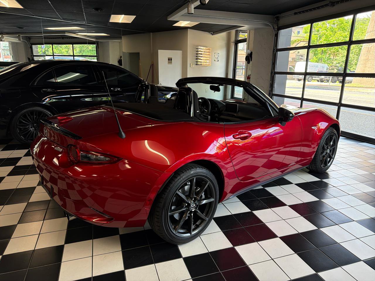 Used 2016 MAZDA MX-5 Miata Club RWD image 6
