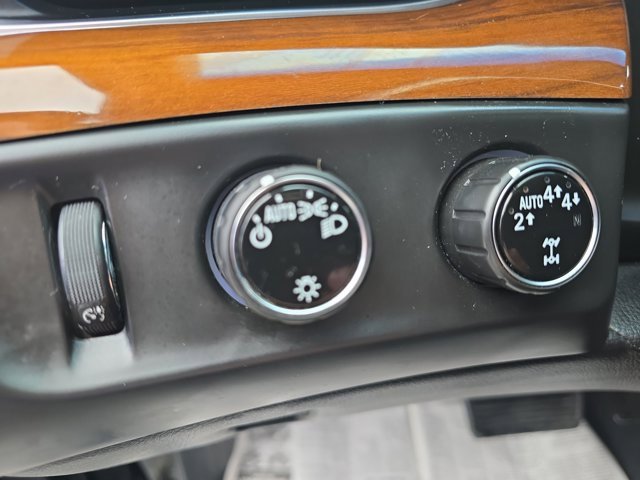 Used 2018 Cadillac Escalade ESV Premium Luxury image 33