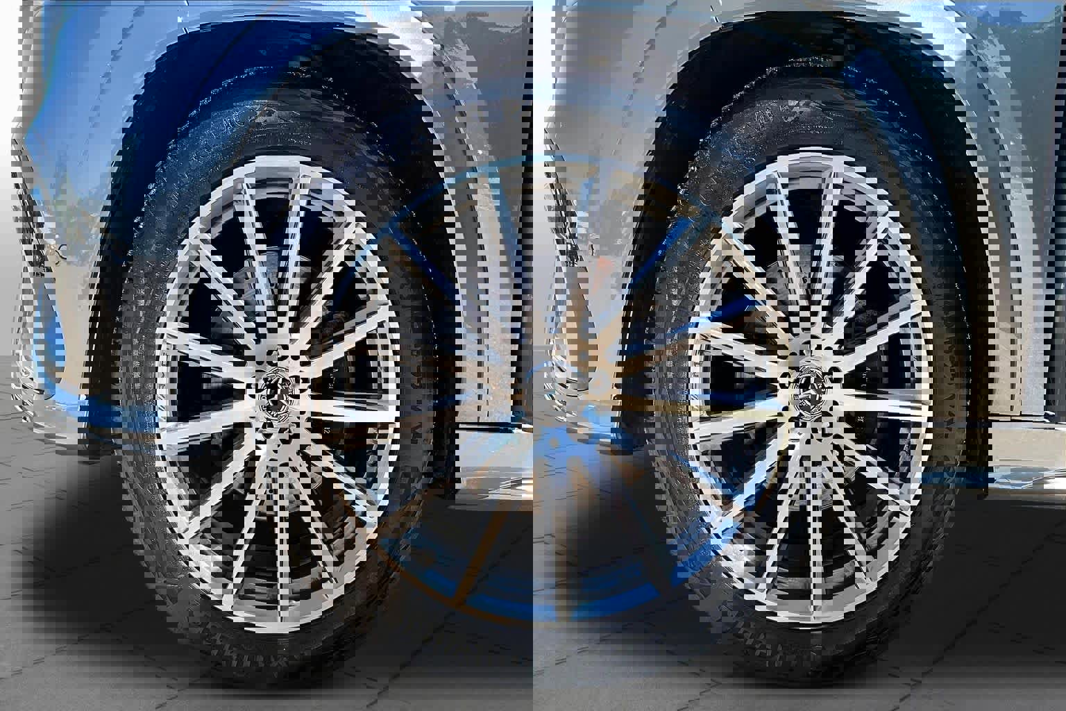 Used 2025 Mercedes-Benz GLS 450 4MATIC image 10