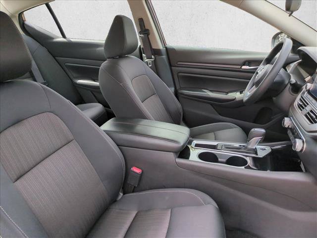 Used 2024 Nissan Altima 2.5 SV FWD image 19