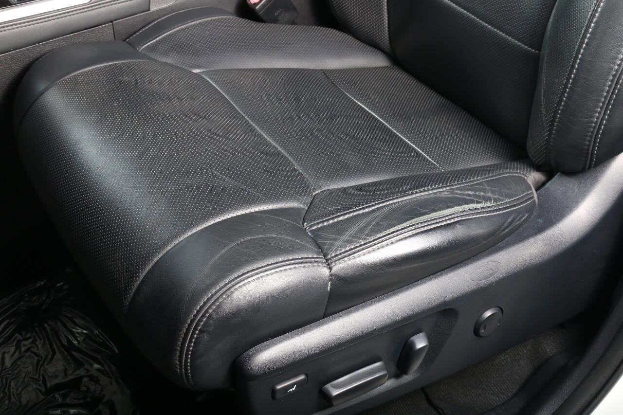 Used 2016 Toyota Tundra Platinum RWD image 30