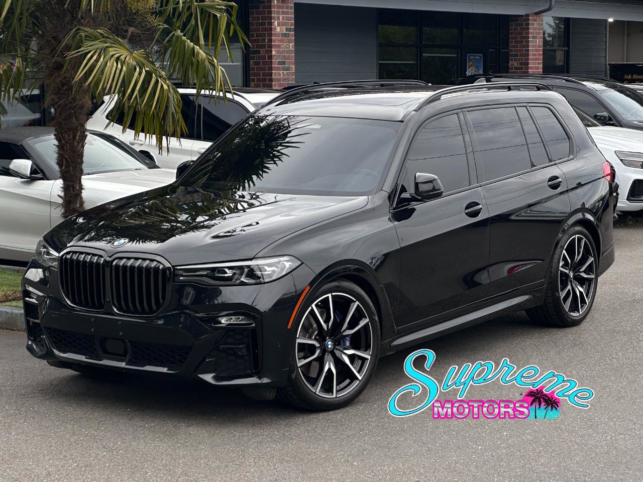 Used 2022 BMW X7 xDrive40i w/ M Sport Package AWD/4WD image 1