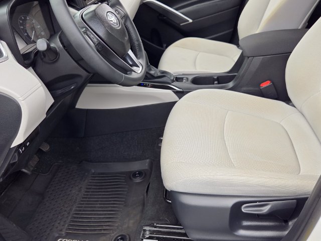 Used 2025 Toyota Corolla Cross LE FWD image 5