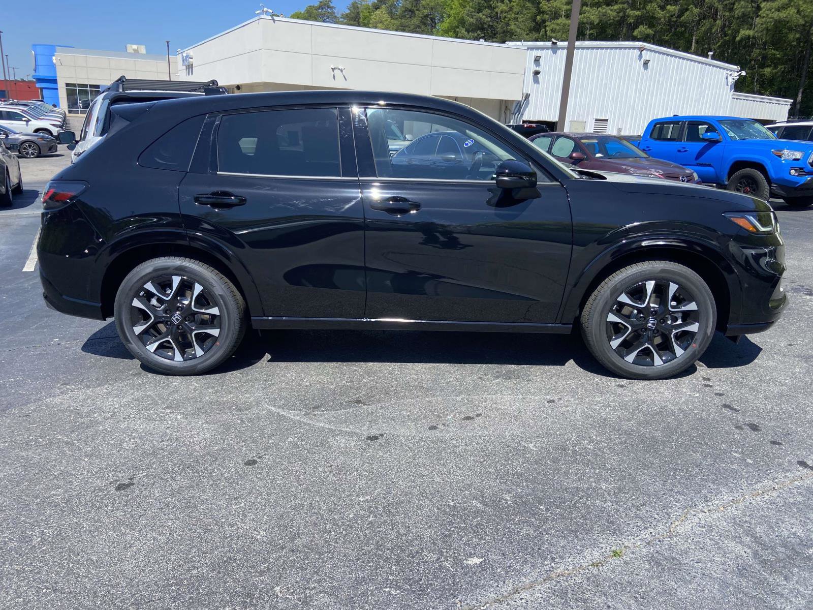 New 2026 Honda HR-V EX-L image 2