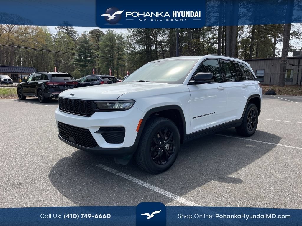 Used 2025 Jeep Grand Cherokee Altitude AWD/4WD image 1