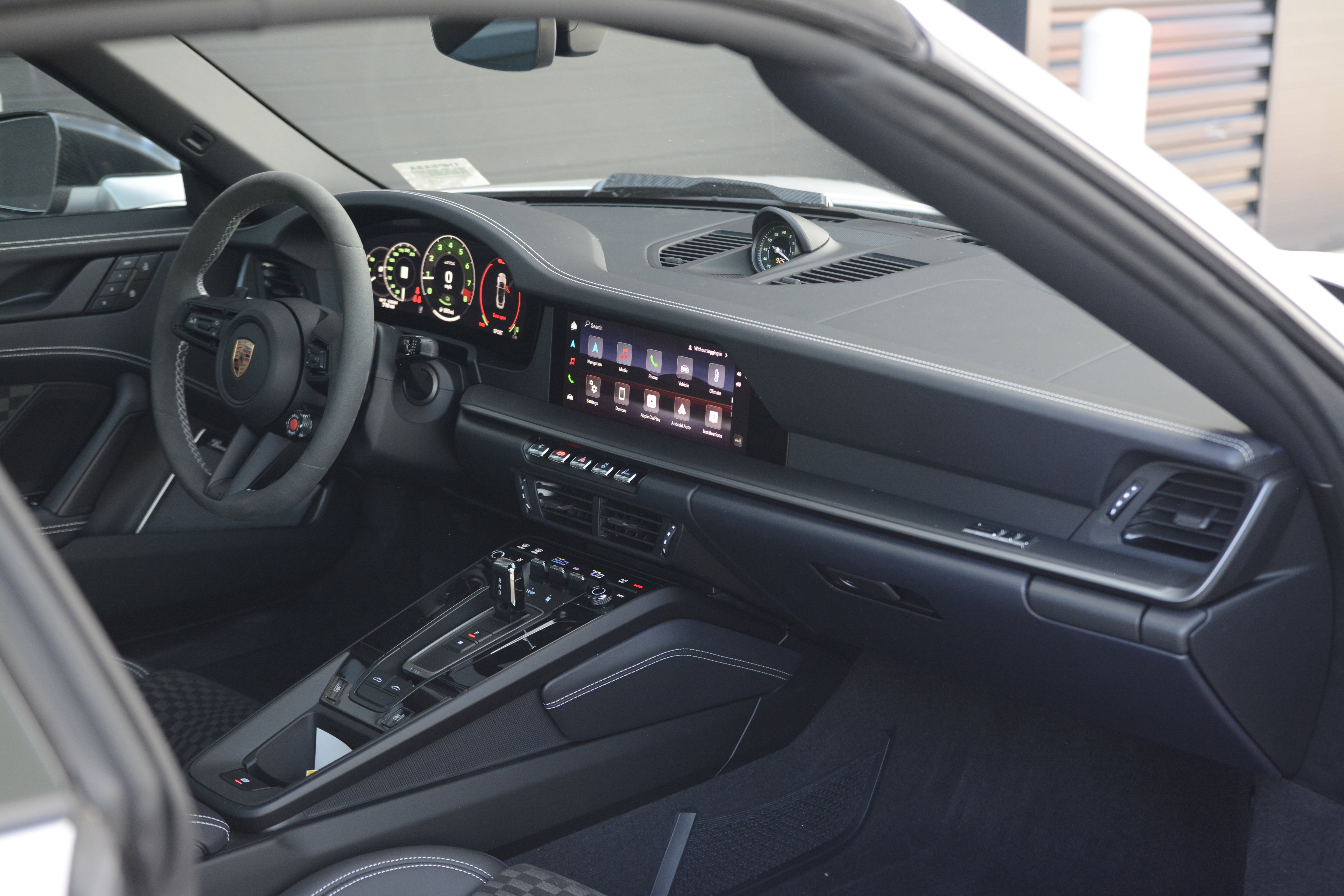 Certified 2026 Porsche 911 Targa 4 GTS AWD/4WD image 29