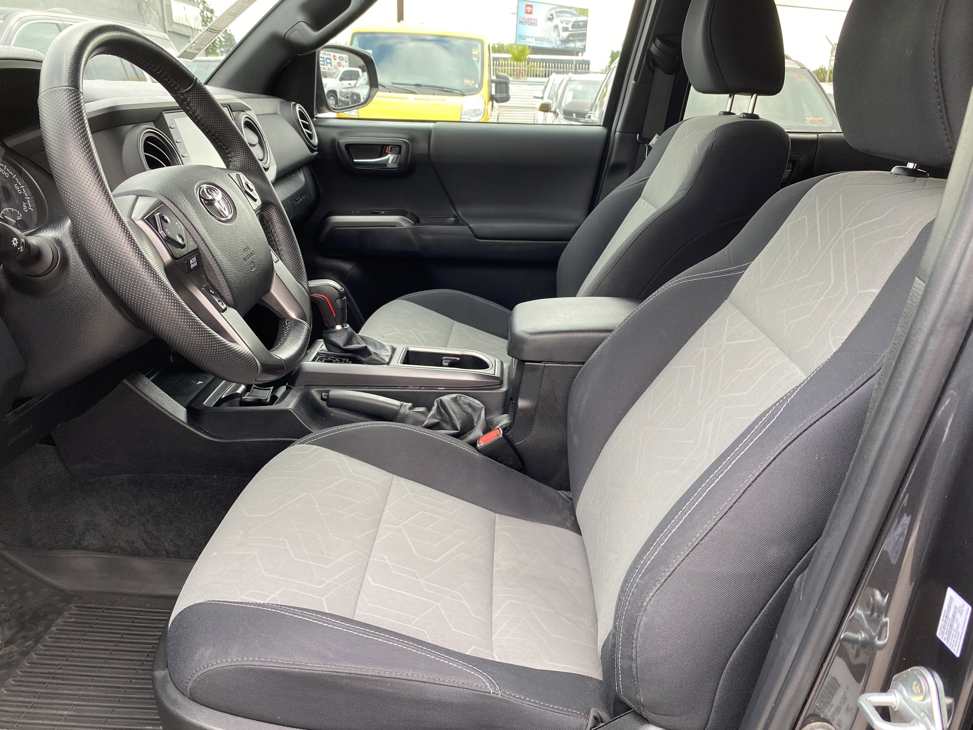 Used 2023 Toyota Tacoma TRD Off-Road image 17