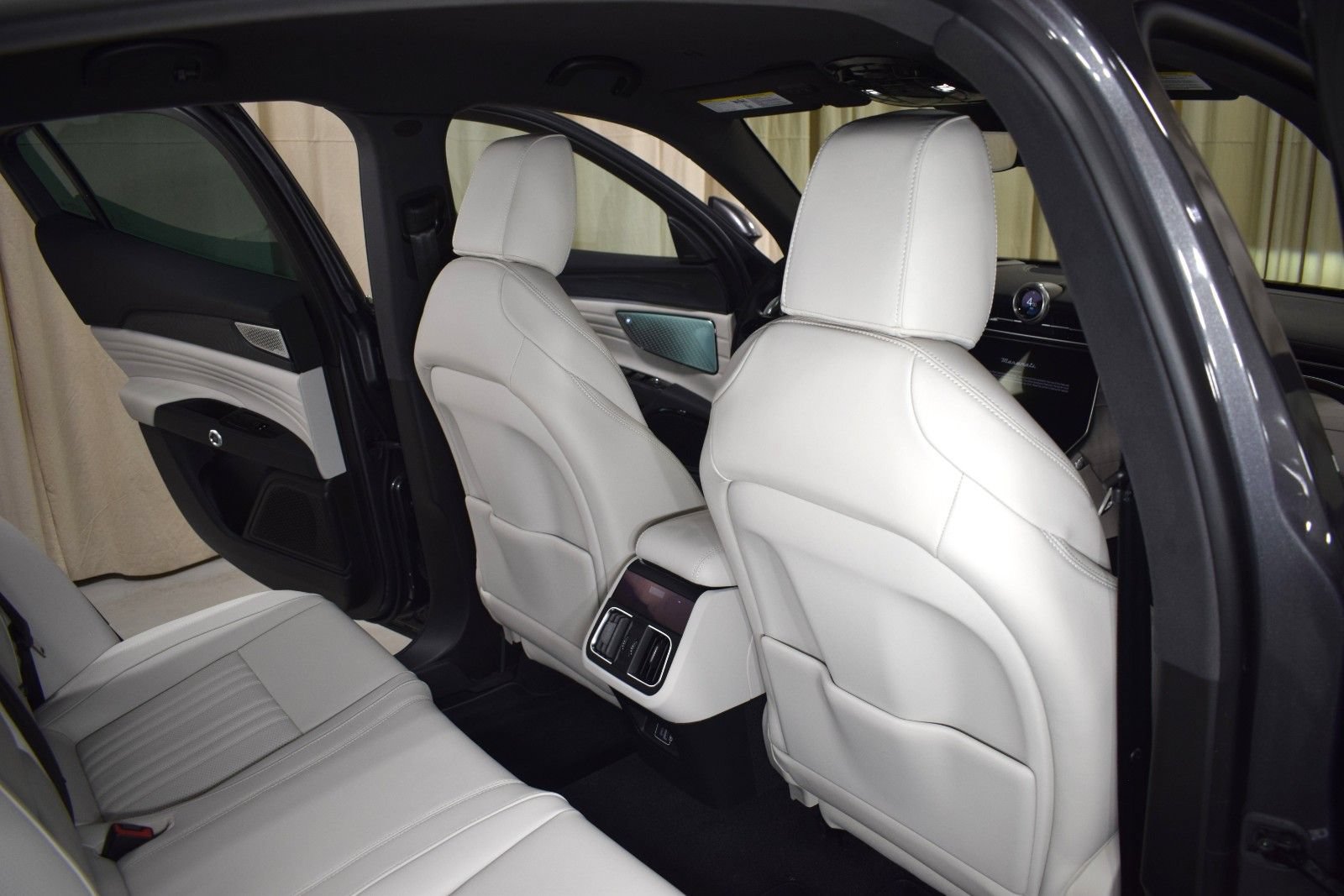 Certified 2024 Maserati Grecale Modena AWD/4WD image 21