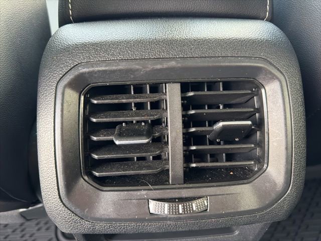 Used 2023 Volkswagen Tiguan SE image 13