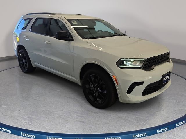 Used 2024 Dodge Durango GT w/ Blacktop Package AWD/4WD image 4