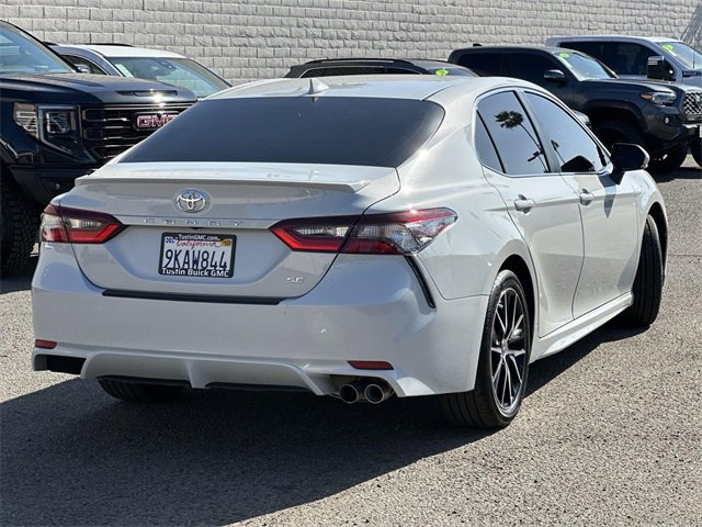Used 2024 Toyota Camry SE image 4