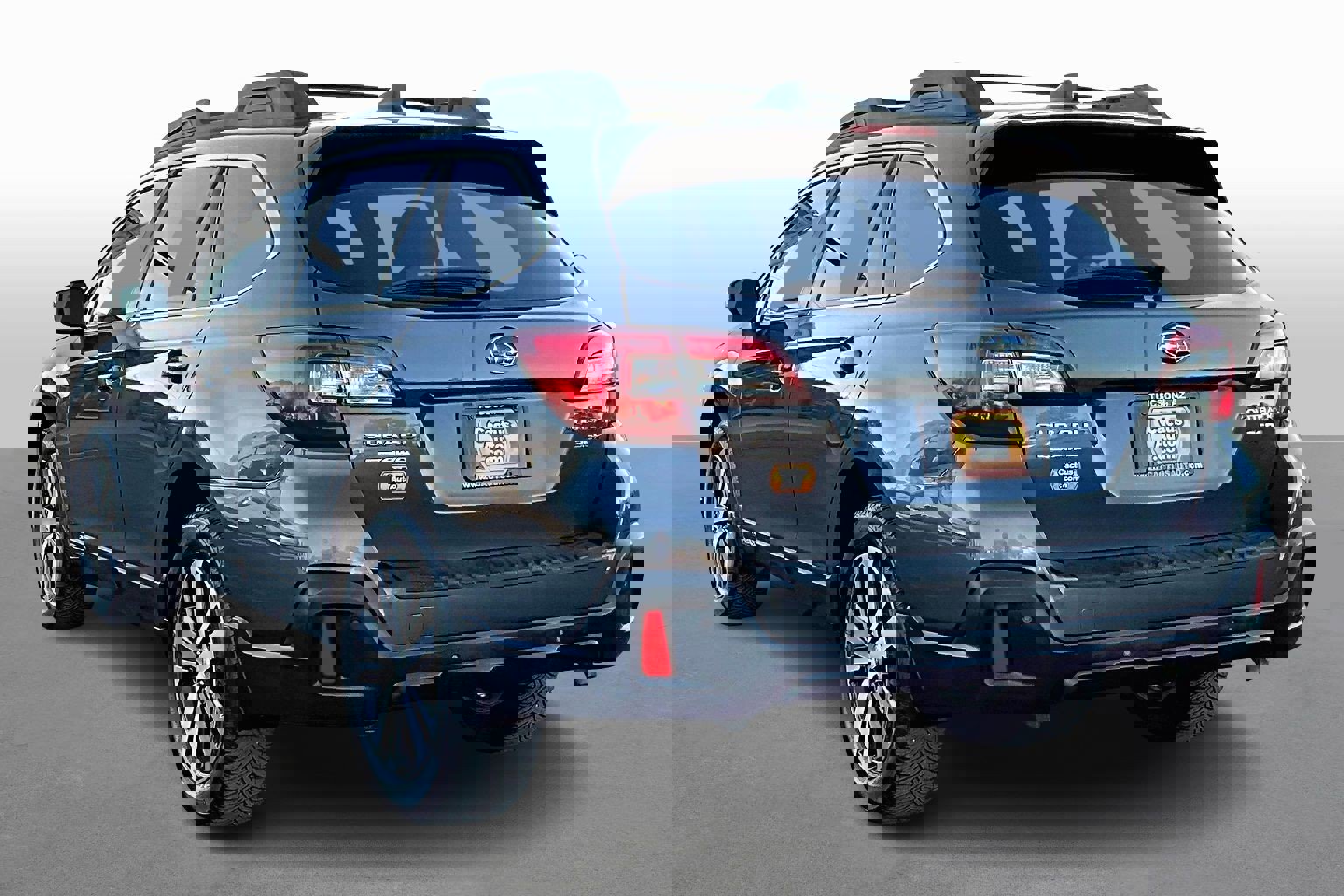 Used 2019 Subaru Outback 3.6R Limited w/ Popular Package #2 image 11