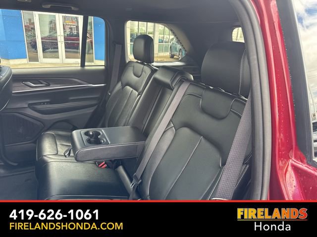 Used 2024 Jeep Grand Cherokee Limited AWD/4WD image 28