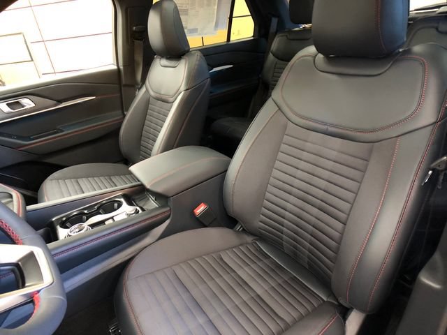 New 2026 Ford Explorer ST-Line w/ ST-Line Street Pack AWD/4WD image 10