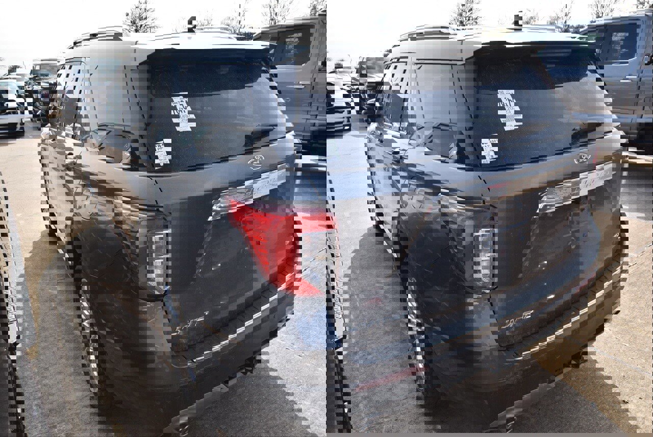 Certified 2023 Ford Explorer Limited w/ Limited Technology Package image 8