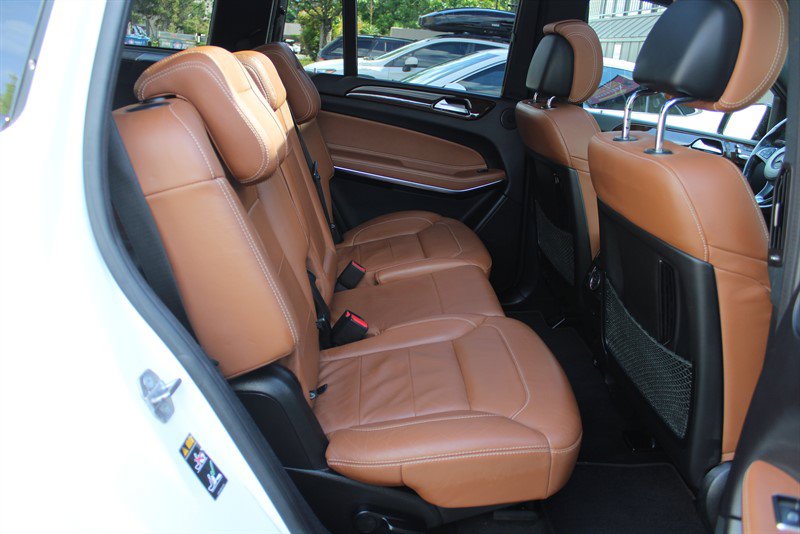 Used 2018 Mercedes-Benz GLS 550 4MATIC image 33