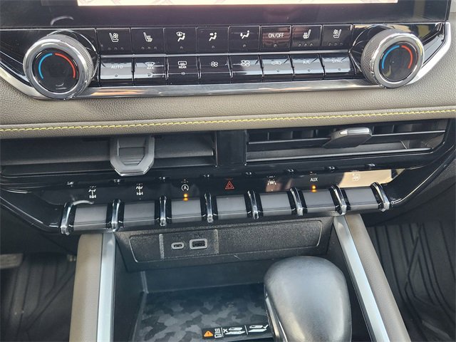 Used 2023 Chevrolet Colorado ZR2 w/ ZR2 Convenience Package III image 23