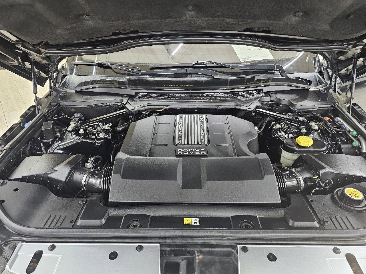 Used 2014 Land Rover Range Rover Supercharged AWD/4WD image 44