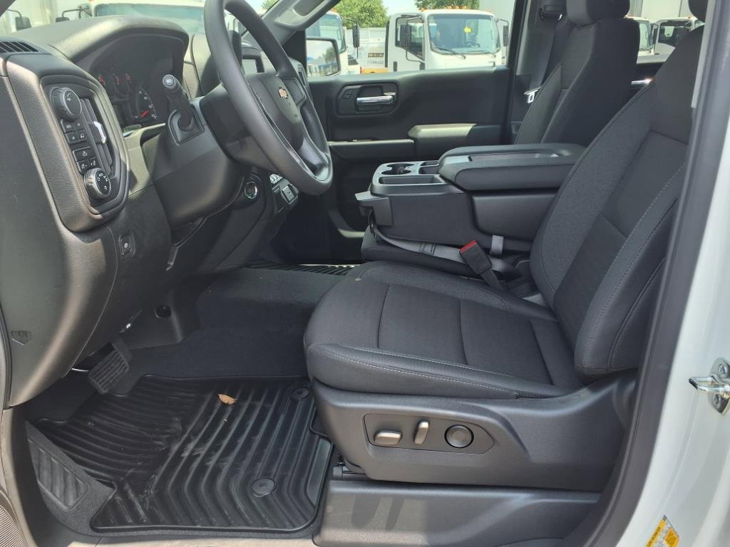 New 2025 Chevrolet Silverado 1500 Custom image 6