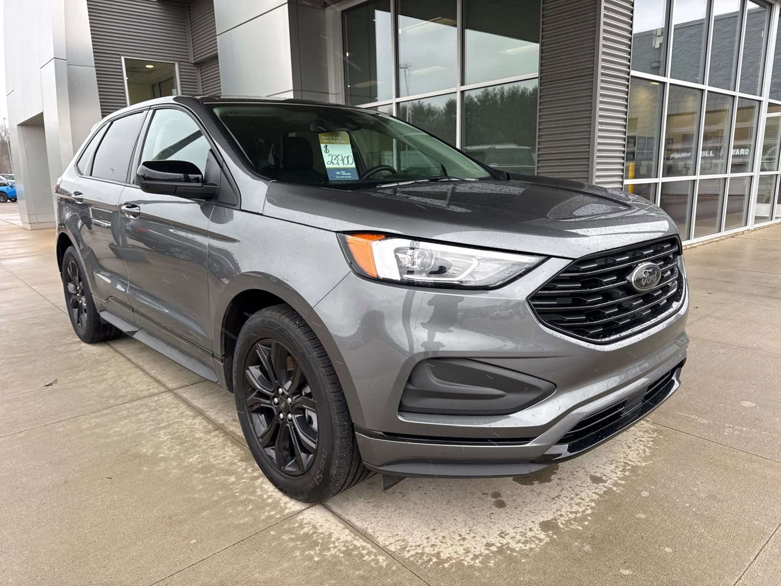 Certified 2023 Ford Edge SE w/ Black Appearance Package image 10