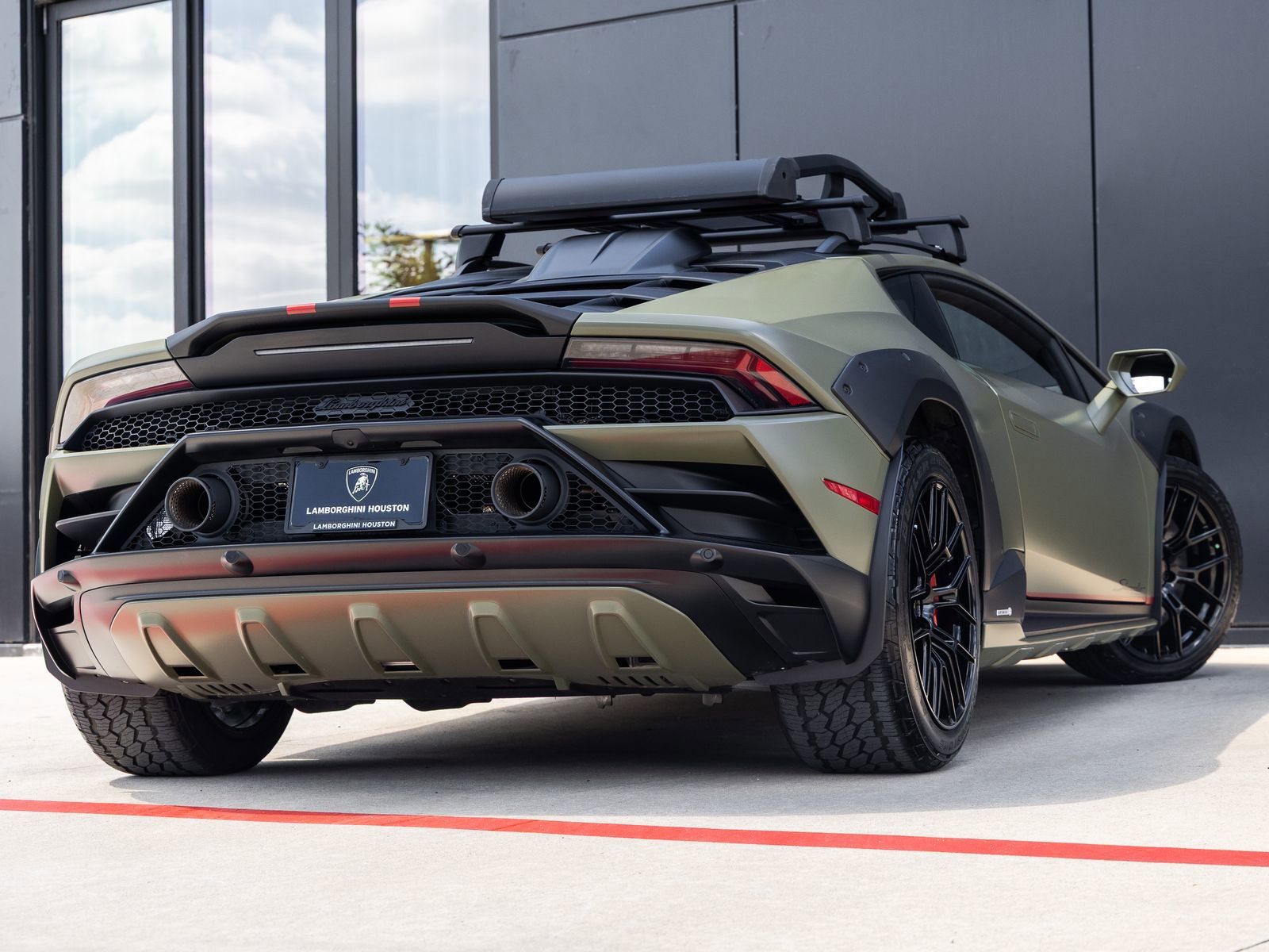 Used 2024 Lamborghini Huracan Sterrato AWD/4WD image 8