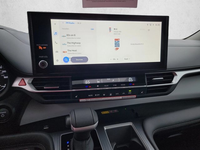 Used 2026 Toyota Sienna XLE FWD image 15