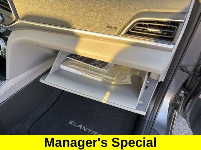Used 2019 Hyundai Elantra SE image 38