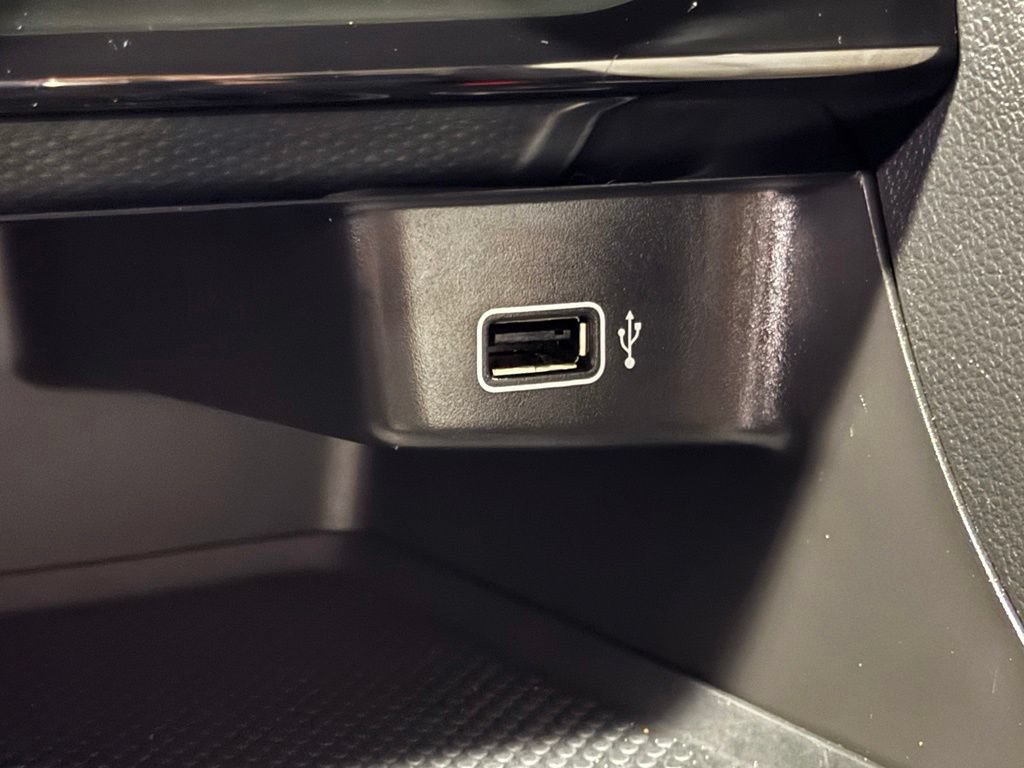 Used 2019 Volkswagen Jetta R-Line w/ R-Line Cold Weather Package FWD image 12