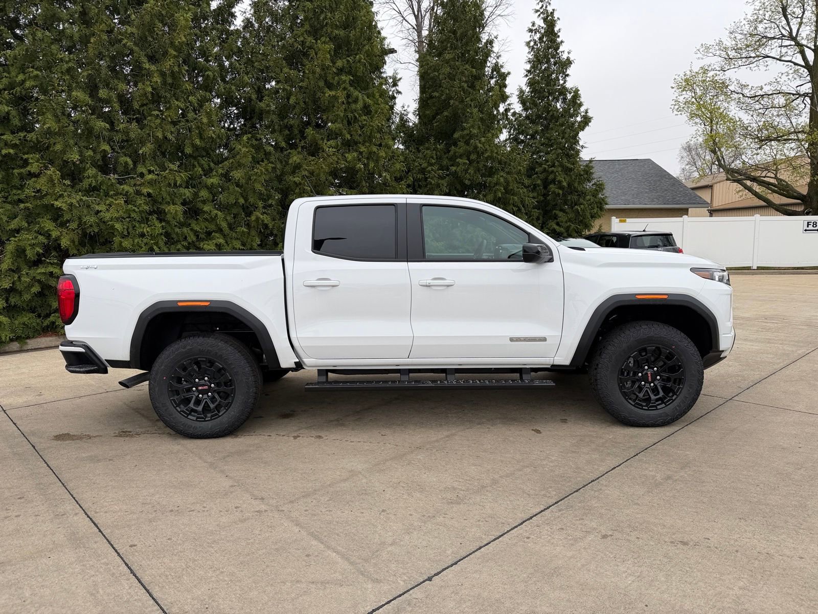 New 2026 GMC Canyon Elevation w/ Convenience Package image 30