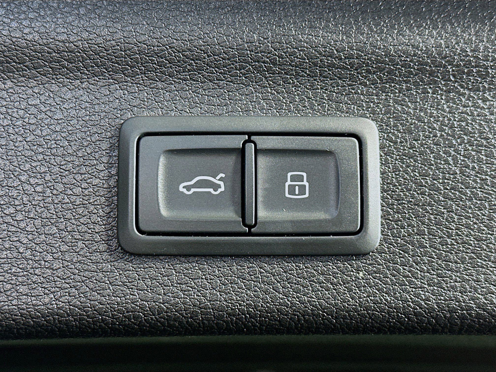 Used 2021 Audi Q3 2.0T Premium w/ Convenience Package image 32