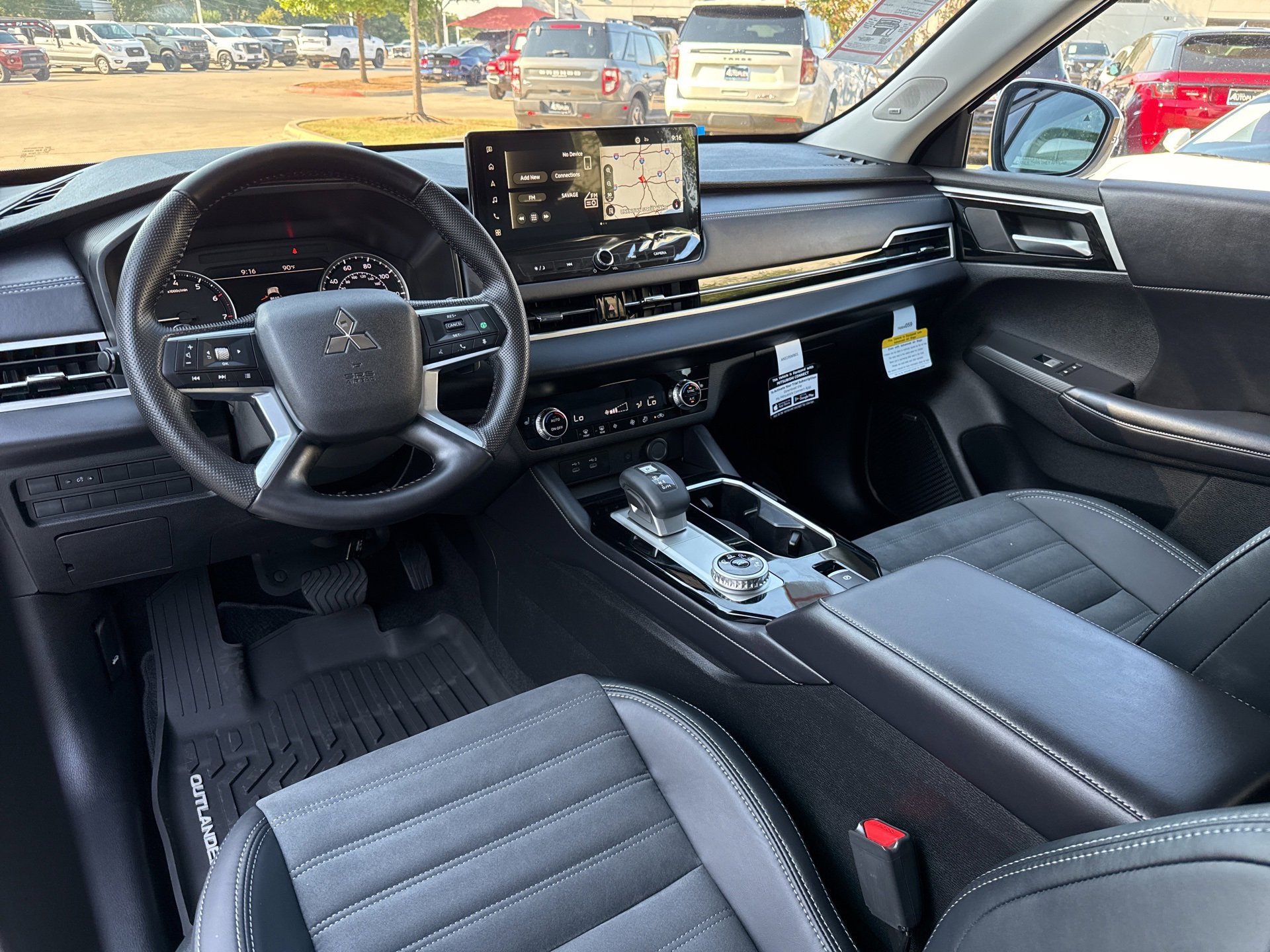 New 2025 Mitsubishi Outlander SE image 6