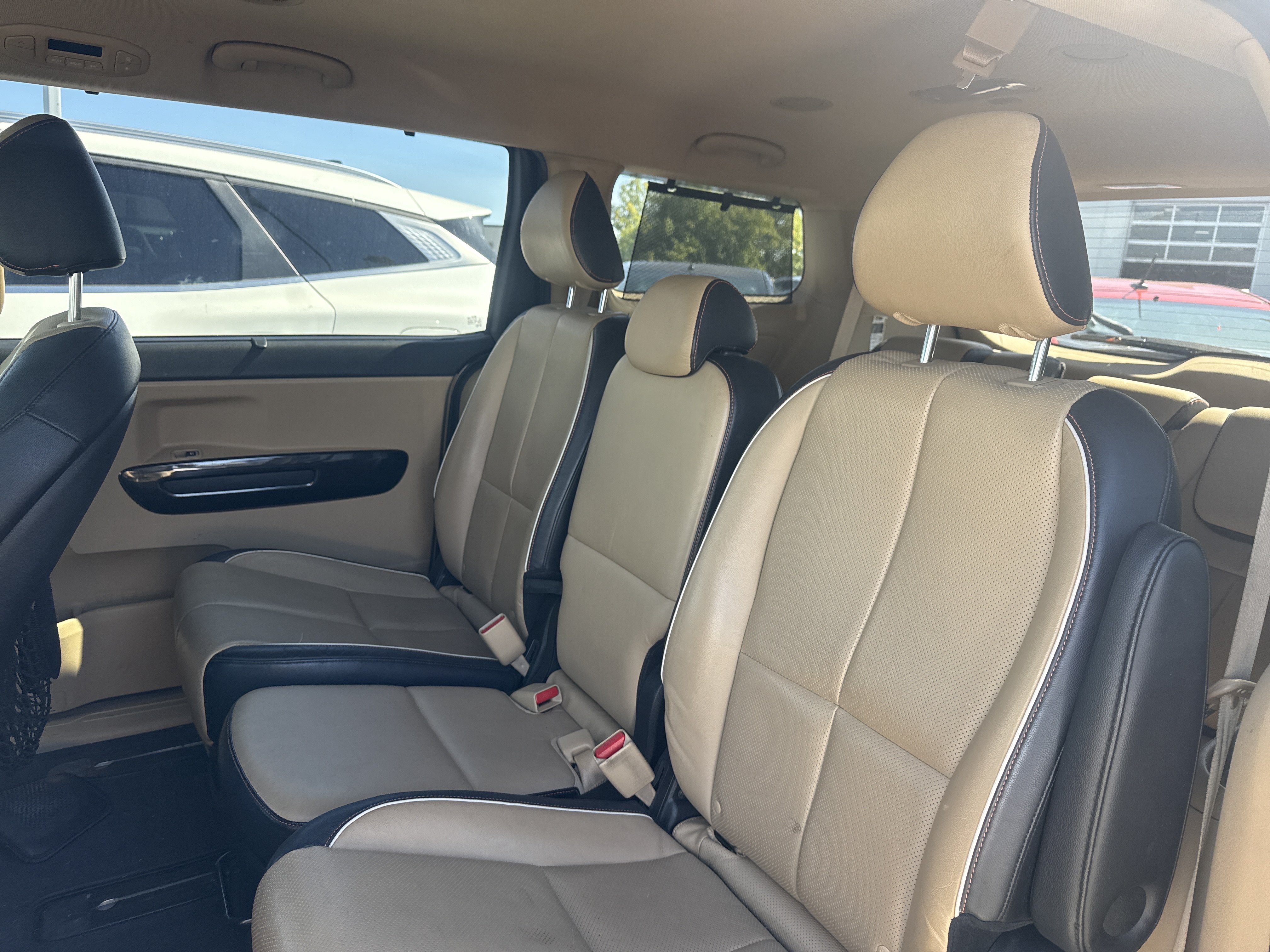 Used 2015 Kia Sedona EX w/ EX Premium Package FWD image 9
