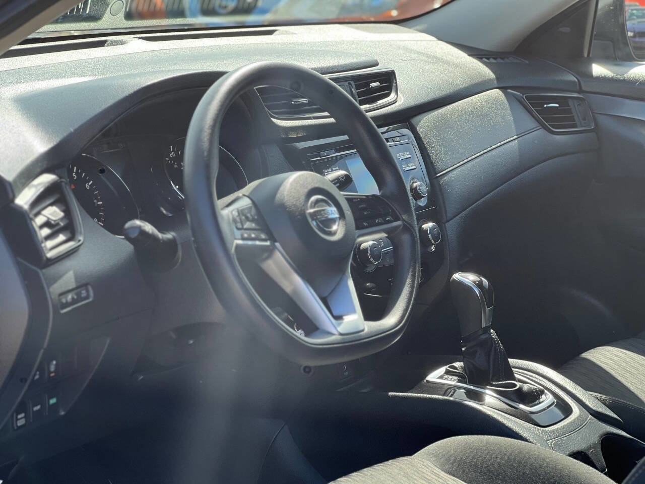 Used 2017 Nissan Rogue S image 17