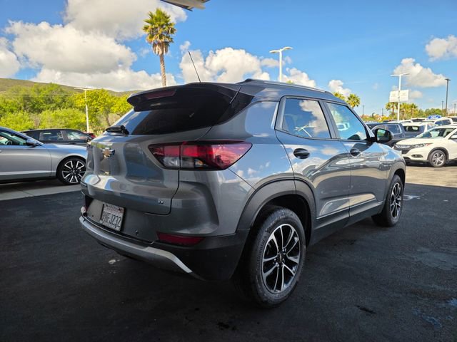 Used 2024 Chevrolet TrailBlazer LT w/ Driver Confidence Package FWD image 5